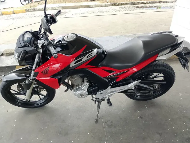 Vendo Twister 250 cilindrada muito boa