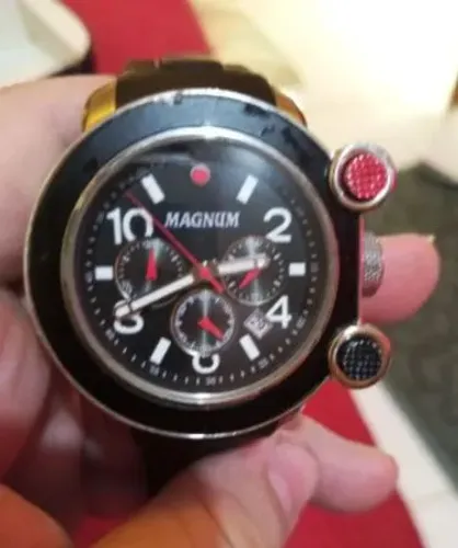Relógio Magnum