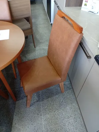 Cadeira em MDF Estofados em Corino