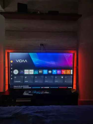 Smart TV 4K 55" Qled Hisense 55 Polegadas 55Q6QV com HDR10 e Dolby Atmos