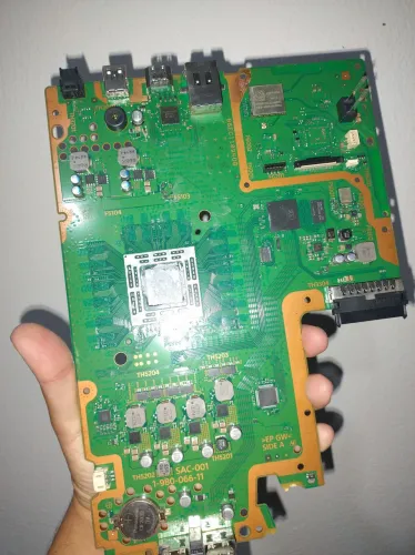 Placa mãe ps4 FAT com defeito