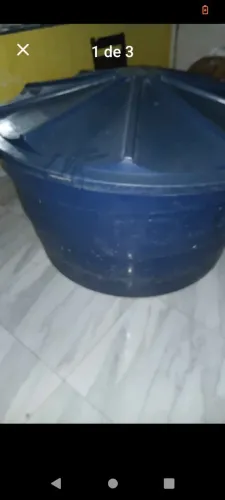 Vendo uma caixa d'água em ótimo estado de 1000 litros