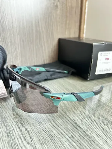 Óculos esportivo Oakley