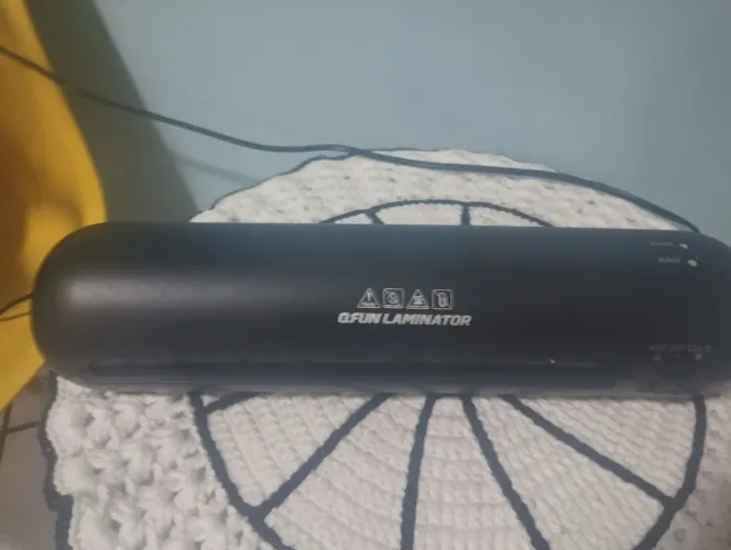 Plastificadora/laminadora marca QFUN quente e fria em ótimo estado e funcionando muito bem