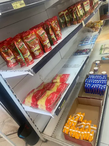 Vendo gôndolas para mini mercado duas central e duas de parede