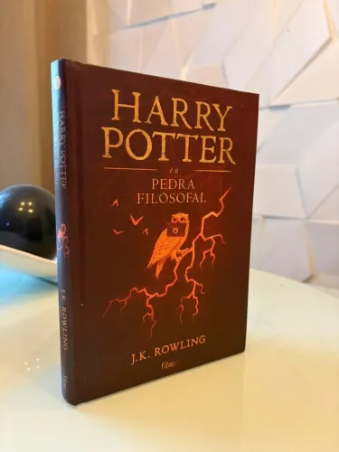 Harry Potter e a Pedra Filosofal - J. K. Rowling