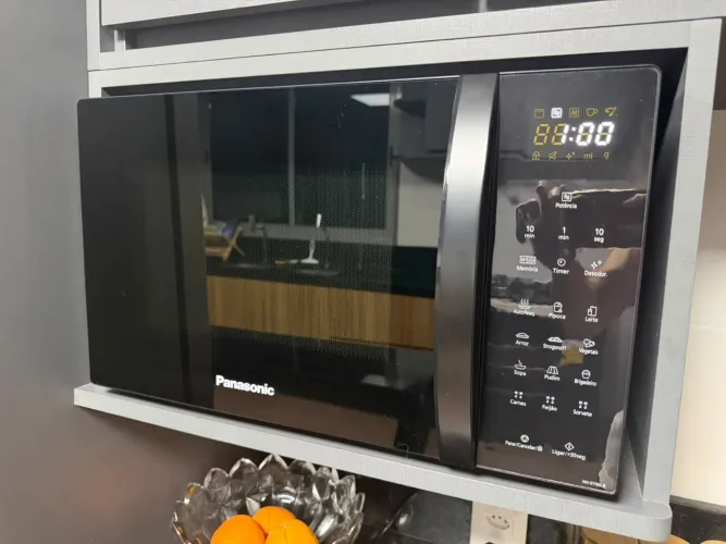 Micro-ondas Panasonic Espelhado 32 Litros