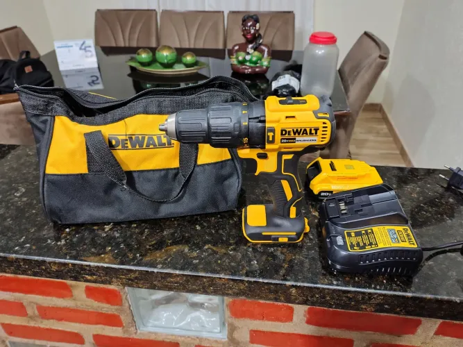 Parafusadeira Dewalt DCB107 12v