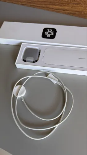 Apple Watch SE (GPS) 44mm Caixa Alumínio Midnight