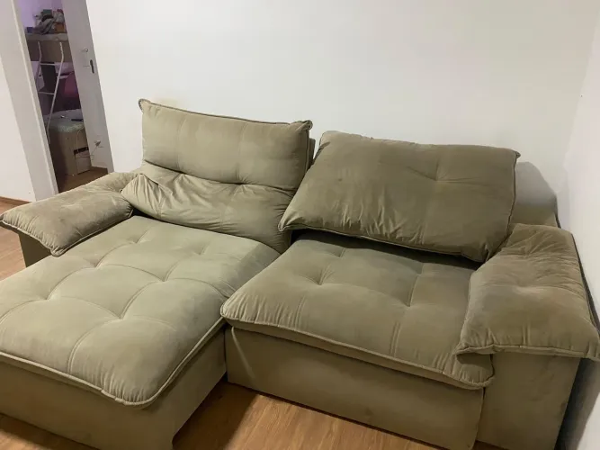 Vendo Sofá retratil estrutura interna 100% Madeira