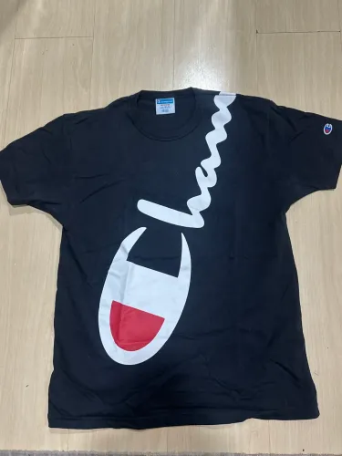 Camiseta Champion M zerada