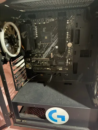 Gabinete + Placa Mãe B550-m Aorus Elite v1.0