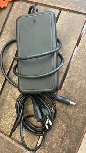 Carregador Bike/Patinete Elétrico 48V - Saída 54,6V 2A Bivolt