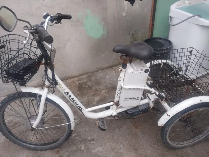 Triciclo elétrico 