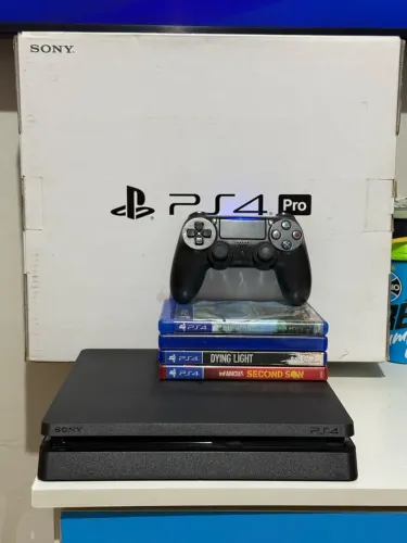 PlayStation 4 Slim 1 TB + 4 jogos