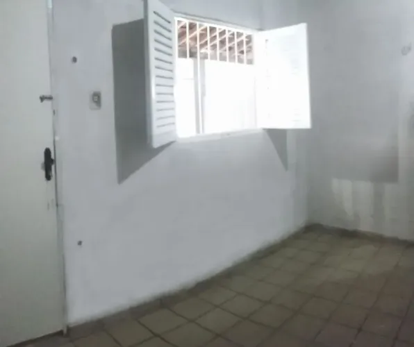 Alugo Kitnet no Bessa Ótima localização