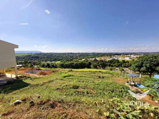 TERRENO EM DECLIVE 840M² - COM PROJETO ARQUITETONICO E SONDAGEM - VILLAGE ARAÇOIABA - ARAÇ