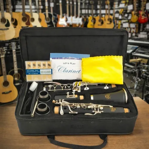 Clarinete Moresky E1 Sib 17 chaves 