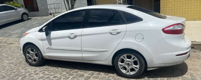 Ford Fiesta Sedan 1.6 16V Flex Aut. 2014