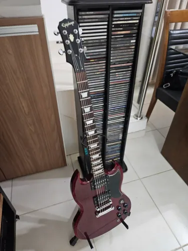Guitarra Epiphone SG G-400 Captadores Seymour Duncan JB e tarraxas Grover