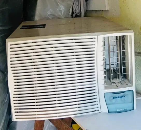 Ar-Condicionado de Janela Springer Silentia 21.000 BTUs