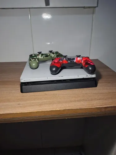 VENDO PS4 COM +5 JOGOS INCLUINDO