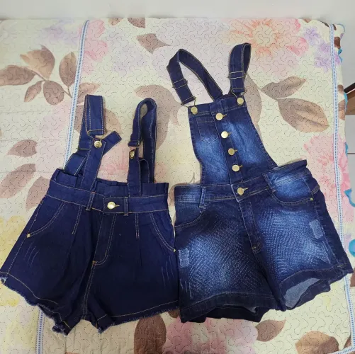 DOIS MACACÕES JARDINEIRAS JEANS