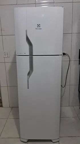 Geladeira Electrolux frost free duplex, funcionando perfeitamente em ótimo estado (Entrego