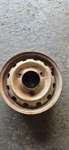 Roda Ford 4x4 aro 13 - centro maior - Pampa e Belina