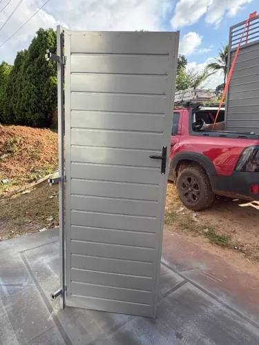 Porta social em Aço Galvanizado