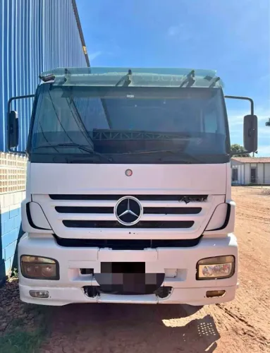 Caminhão Mercedes Benz Axor 1933