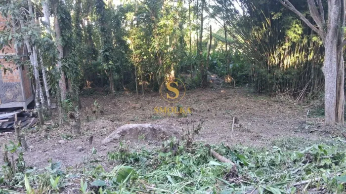 Terreno à venda no bairro Rio Tavares, Florianópolis/SC.
