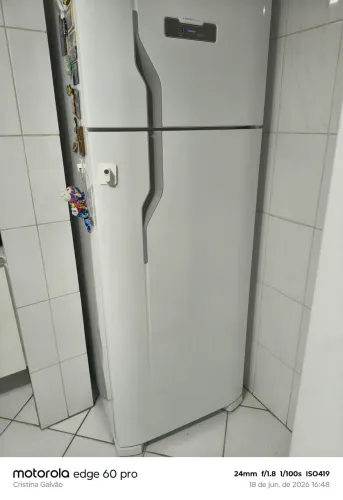 Geladeira Frost Free Eletrolux - usada bom estado