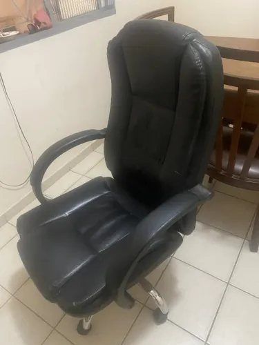 Cadeira de Escritório Presidente com Braços - Ideal para Reforma