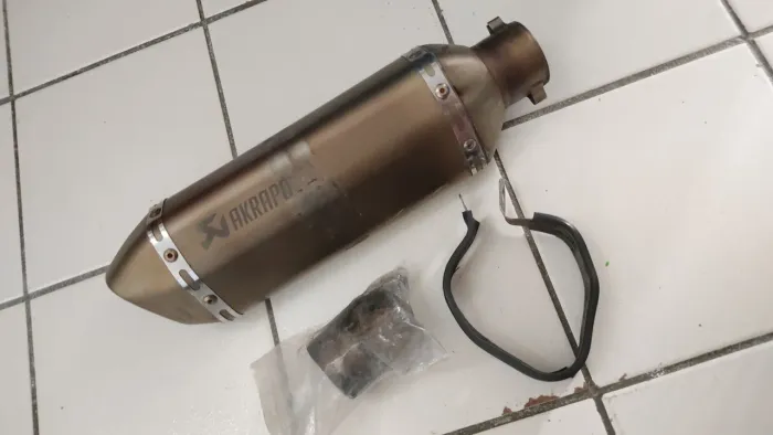 Vendo Ponteira akrapovic