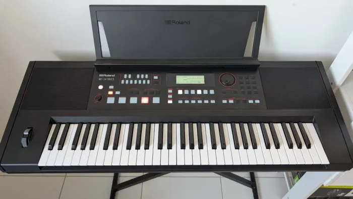 Teclado Roland Arranjador E-x50 61 Teclas