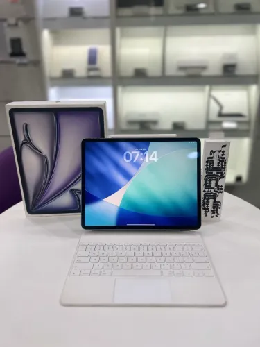 kit iPad Air 13'' M3 256GB Wi Fi - SpaceGray - Magic Keyboard - Apple Pencil Pro Seminovos