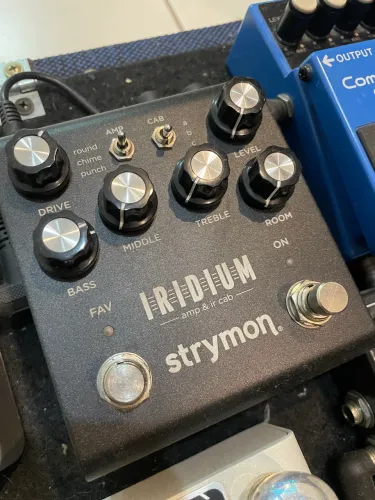 Pedal de Efeito Strymon Iridium Preto