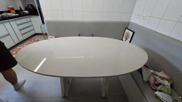 Mesa com tampo de vidro