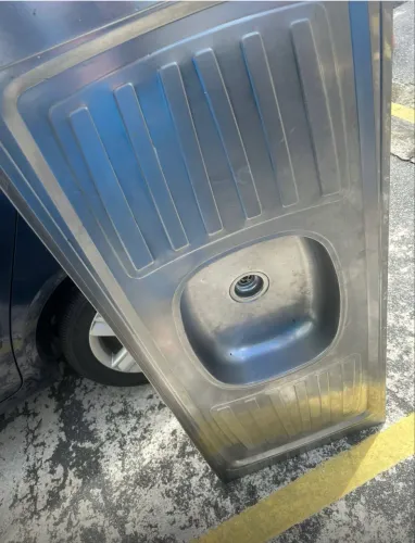 Vende-se pia de inox