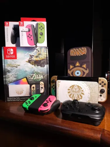Nintendo Switch Oled Zelda Tears of the Kingdom Edition + Pro Controller e Joy-Cons