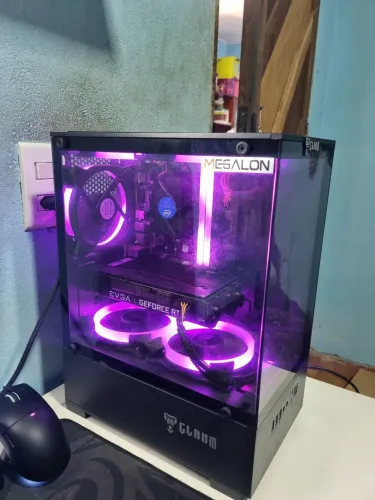 gabinete Gamer Aquário Megalon Clanm, com as 5 fans e a controladora RGB<br>*R$ 210,00*