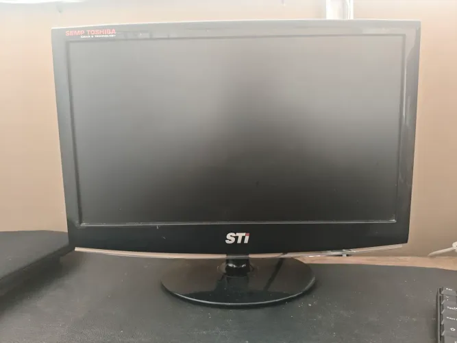 Monitor STI 18,5 Polegadas com fonte