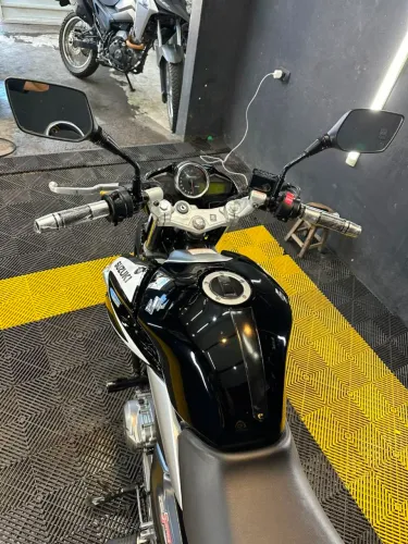 Suzuki 250 conservada