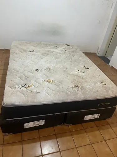 Cama queem para doação