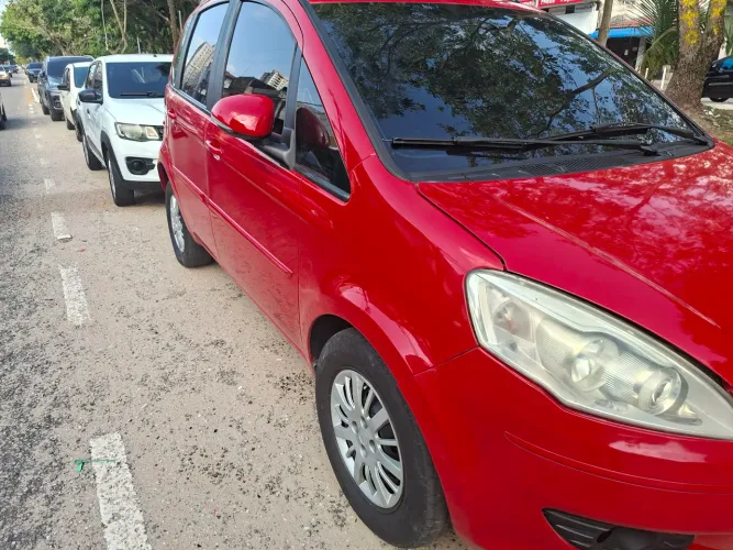 Fiat Idea Attractive 1.4 Fire Flex 8V 5P 2012