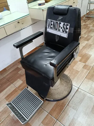 Cadeira ferrante pra bareiro