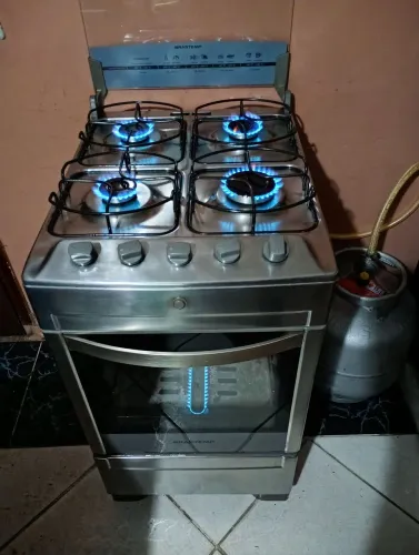Fogão Brastemp clean inox 4 bocas em ótimo estado 