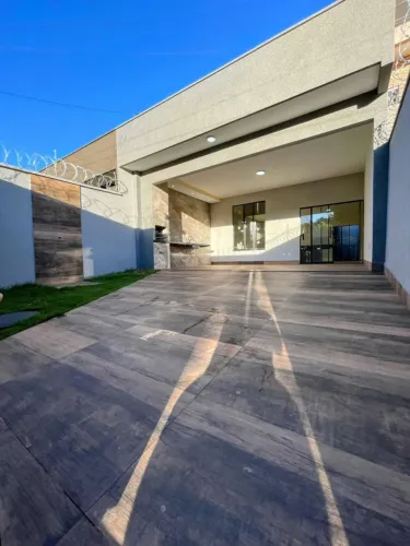 Casa para Venda em Goiânia, Parque das Amendoeiras, 3 dormitórios, 1 suíte, 2 banheiros, 2