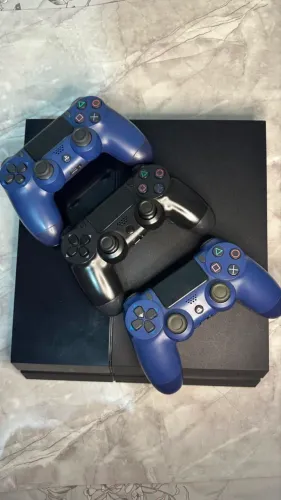 PS4 Slim 500GB + 3 Controles - Aceito Troca